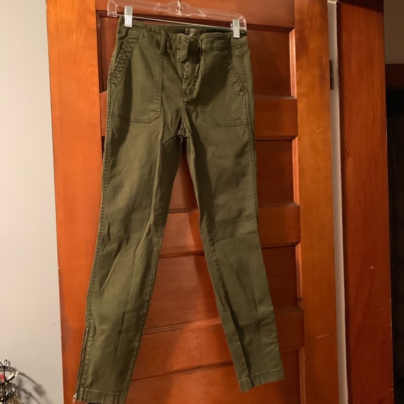 J. Crew Pants - NWOT J.CREW OLIVE SIDE ZIP PANT!